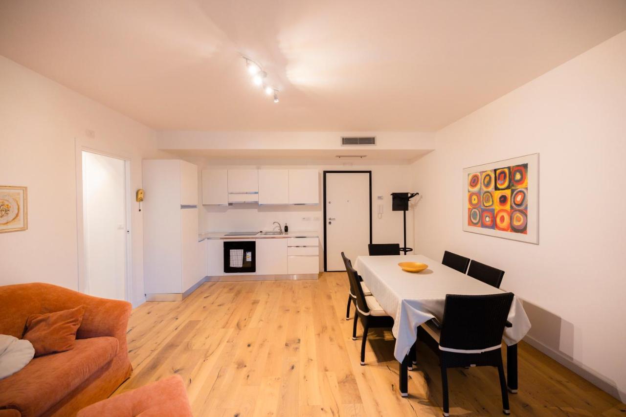 Nuovissimo Bilocale In Zona Navigli/romolo Appartement Milaan
